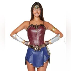Wonder Woman Costume - Size Large